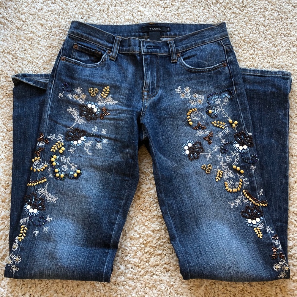 Arden B Embroidered Jeans size 2